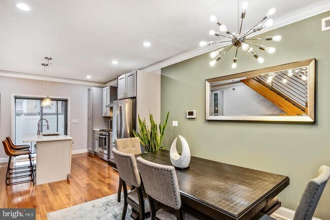 Photo - 1945 Watkins St