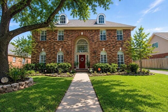 Building Photo - 2019 Rosalyn Ct