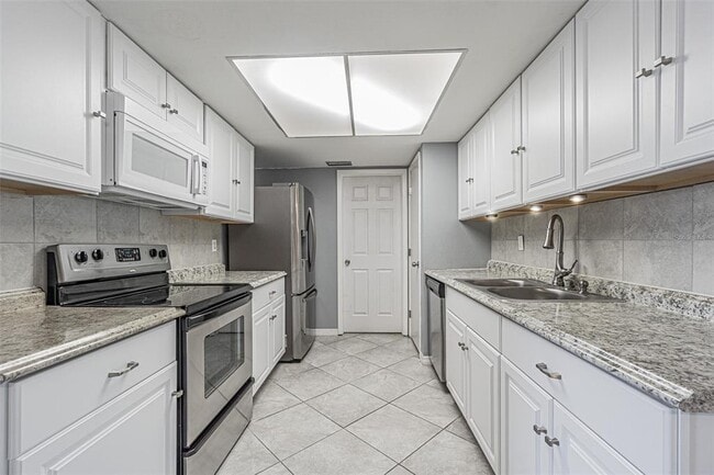 Photo - 1529 Larkin Rd