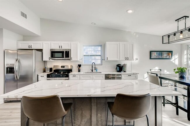 7822 Manassas Dr