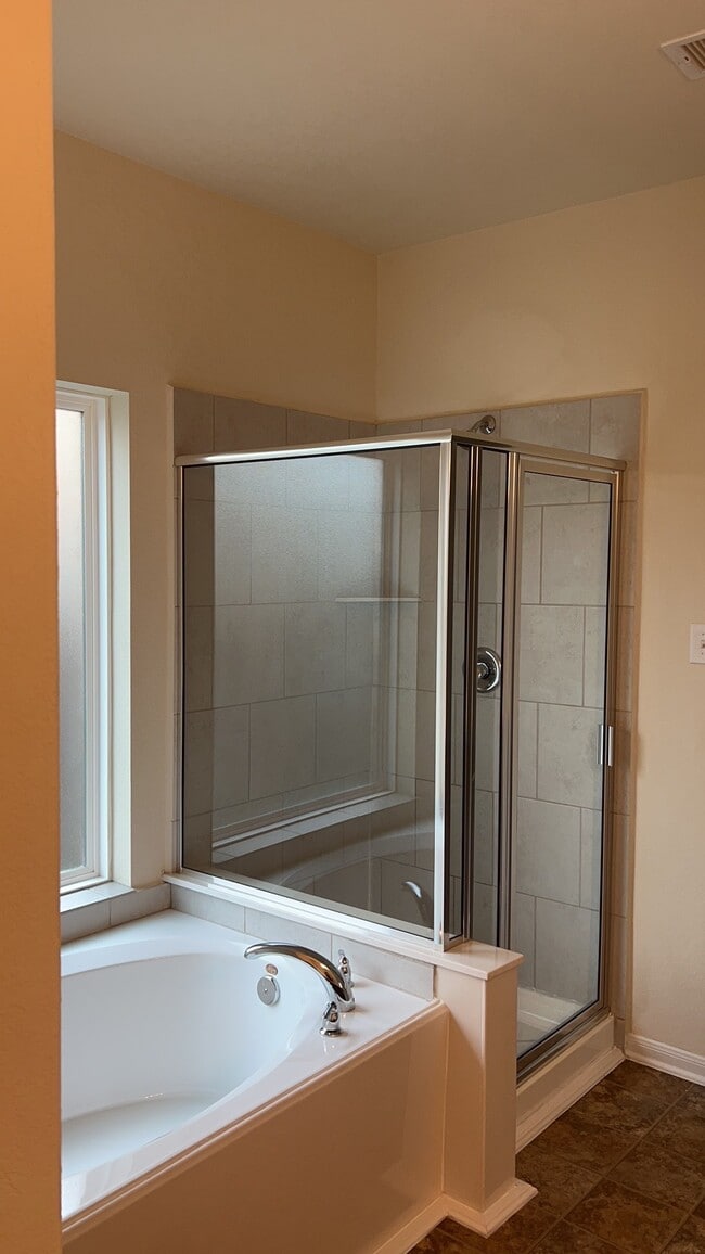 Building Photo - 10523 Chestnut Path Way