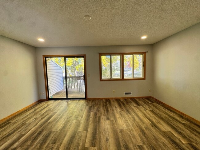 Photo - Charming 2 Bedroom Townhome in Cottage Gro...