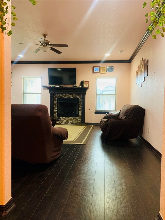 Photo - 2407 SW Worthington Ave