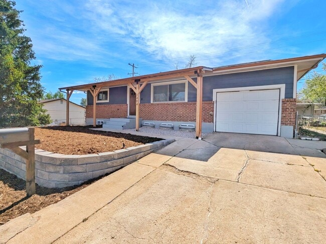 2404 Monterey Rd