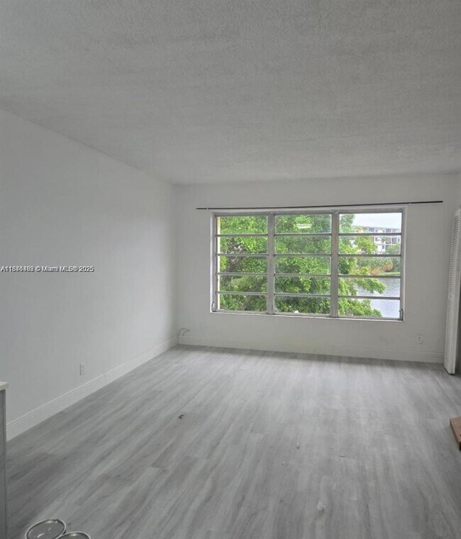 Photo - 1 bedroom in North miami FL 33179