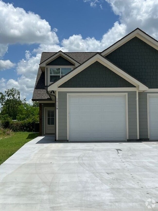 Building Photo - New 3B/2.5B Duplex Available in Lake Charles Rental