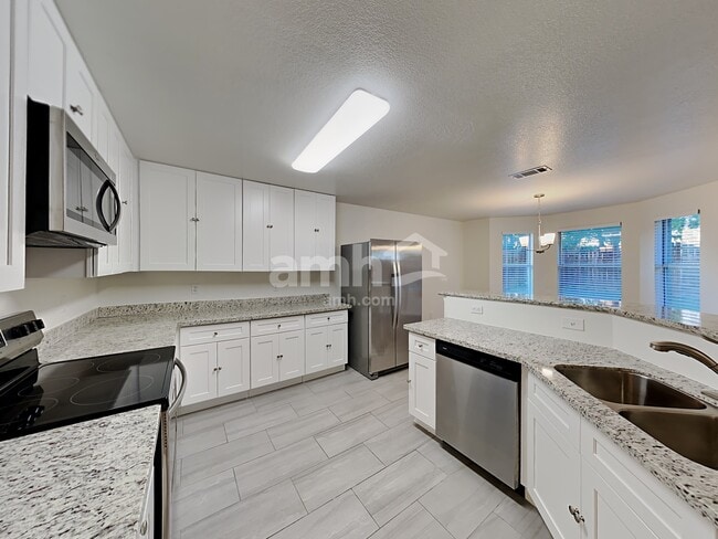 Photo - 3453 Newgate St