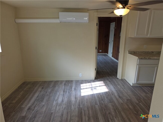 Photo - 602 E Whitson St