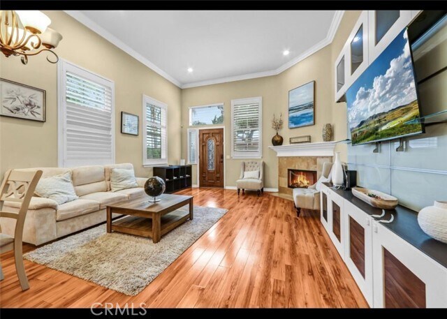 Photo - 5517 Welland Ave