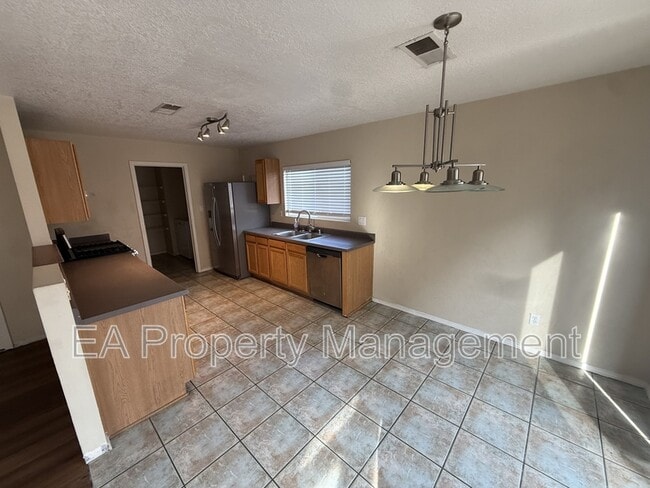 Photo - 12516 Snowmass Way NE