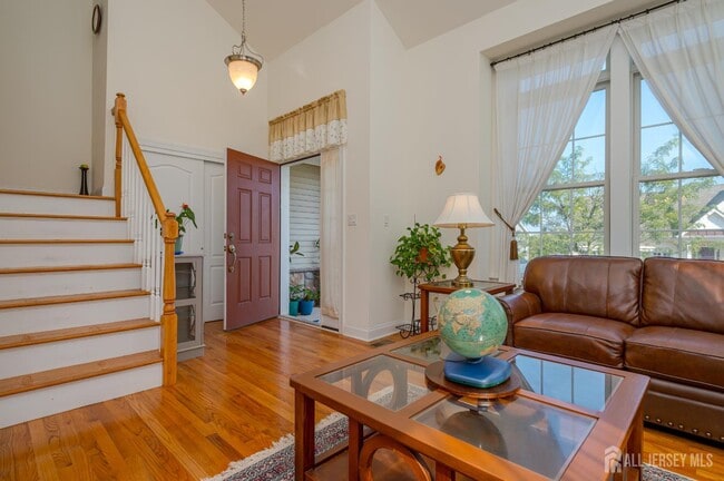 Photo - 8 Comstock Ln