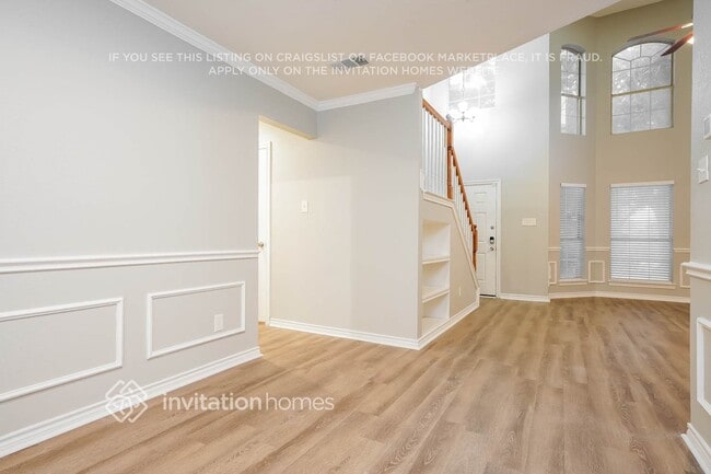 Photo - 1633 Summers Dr