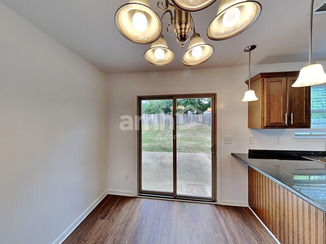 Photo - 484 Albion Cir