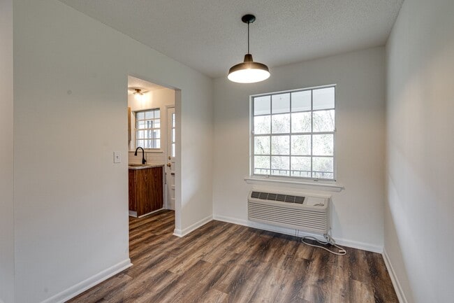 Photo - 2845 Dayton Blvd Unidad 9