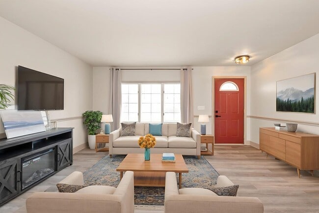 Photo - 836 Lily Cache Ln