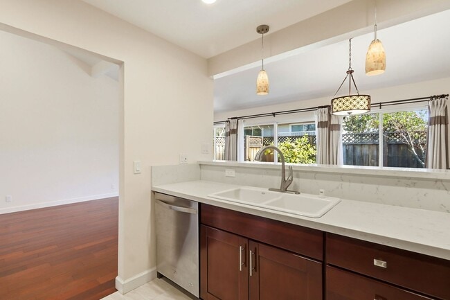 Photo - Condo, updated kitchen, garage