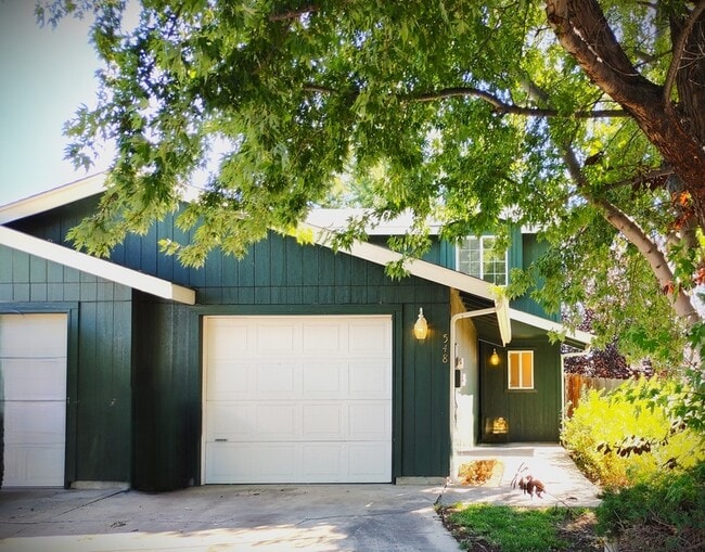 Photo - 548 NE Negus Lp