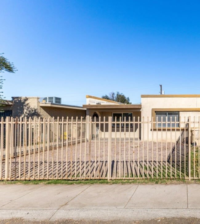 Photo - 6742 W Palmaire Ave Unit 2