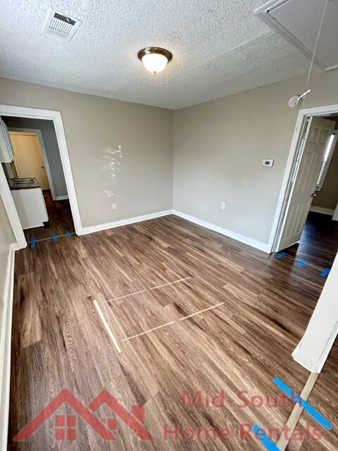 Photo - 253 Silverage Ave