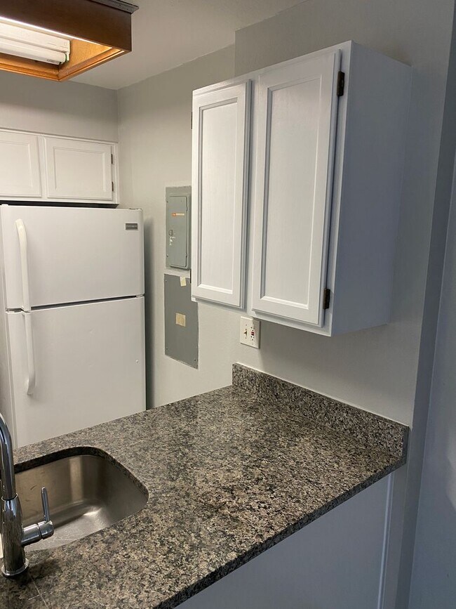Photo - Newly Renovated Condo in Sable Landing **Move-In Special** Unit 427