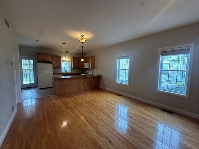 Photo - 31 Garfield Ave Unit 1