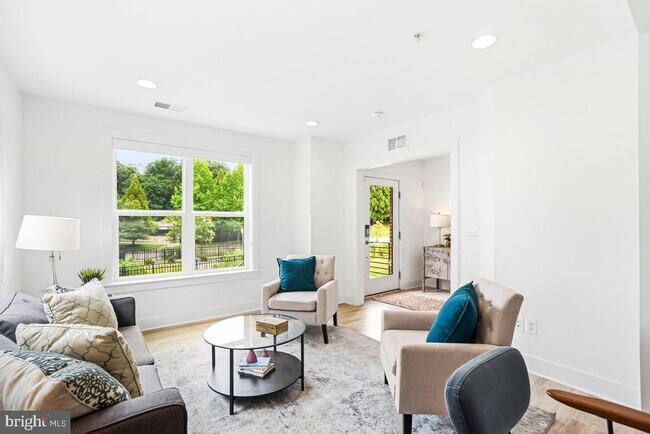 Photo - 3104 Royal Fern Pl