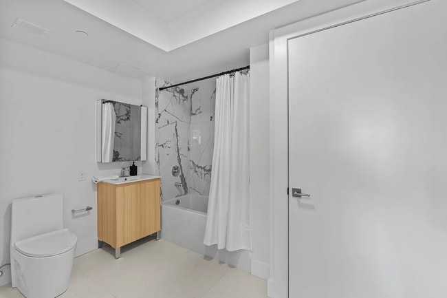 Building Photo - 95 S Broadway Unit 213B