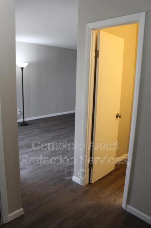 Photo - 7019 Van Buren Ln