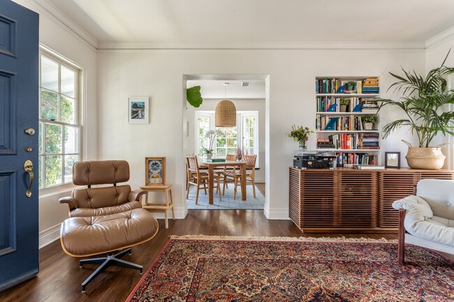 Building Photo - 1735 Bryn Mawr Ave