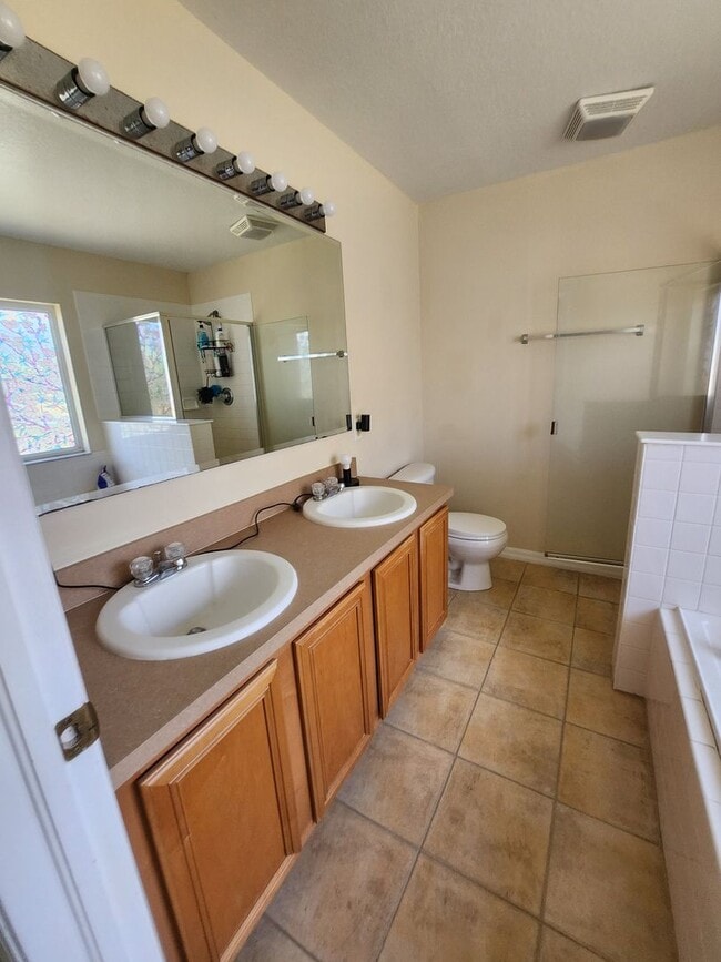 Photo - 160 Scotch St SW