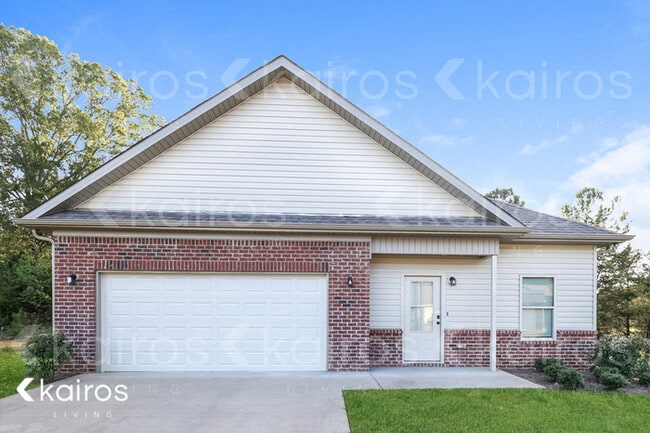 Building Photo - 295 Elm Way