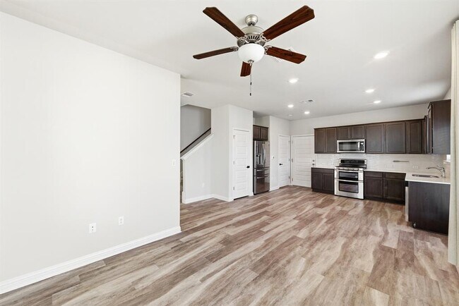 Photo - 7917 Mellencamp Dr