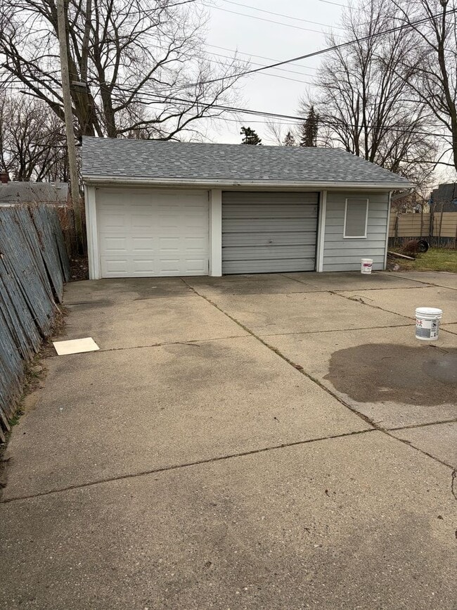 Photo - 4 bedroom 1 bath newly remodeled ranch in Dearborn Heights