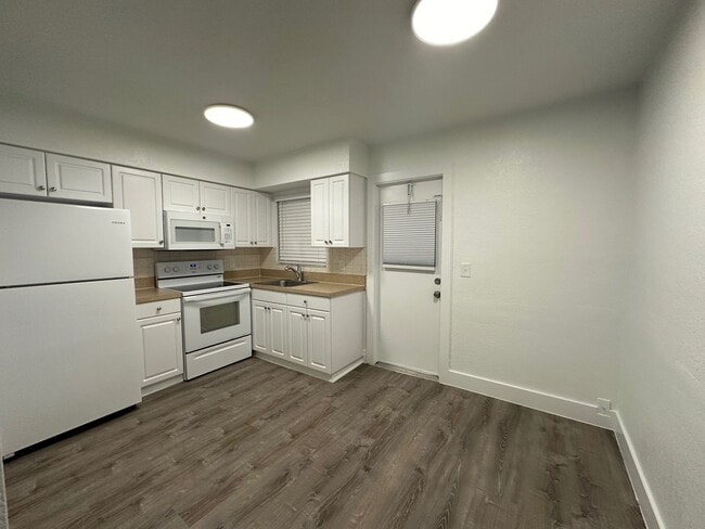 Lighthouse Point Apartments LLC