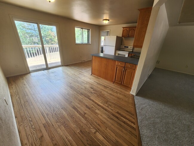 Building Photo - 677 Bridger Dr