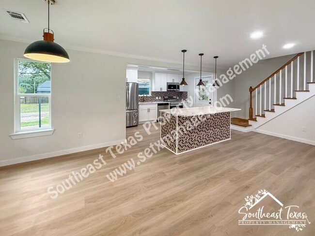 Photo - 6371 Terrell St