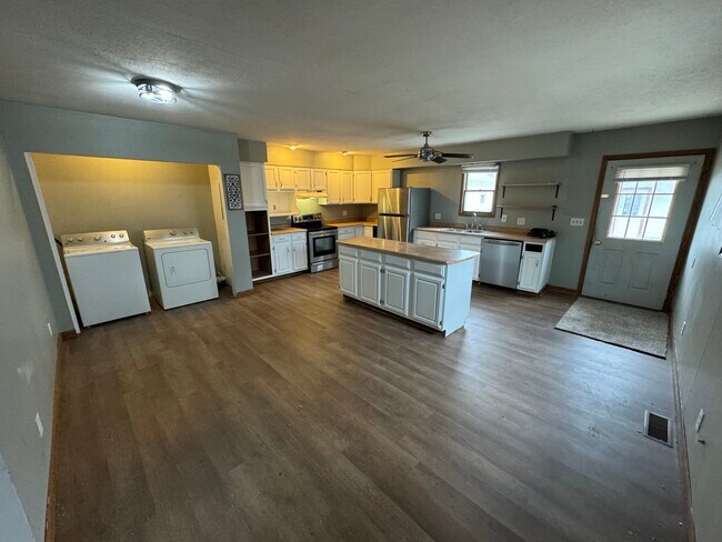 Photo - 319 E Market St