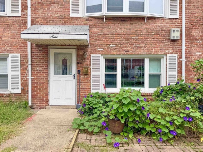 9 Elna Ct