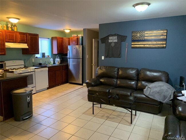 Photo - 715 E Walnut St Unit Lower