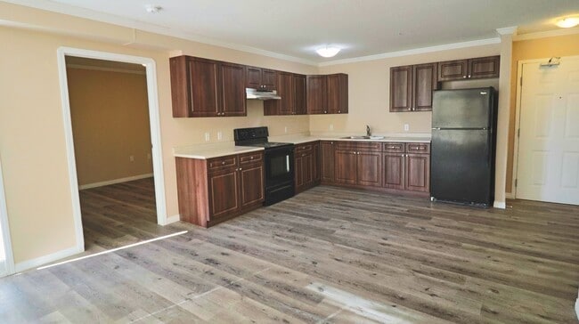 Photo - 5202 49 St
