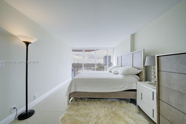 Photo - 7601 E Treasure Dr Unidad 703