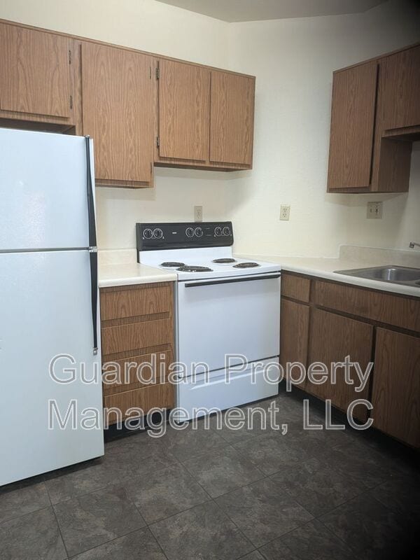 Photo - 114 E 3rd St