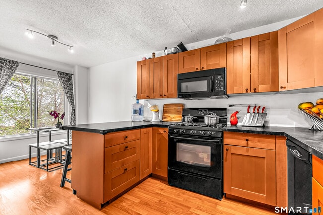 Photo - 5 Birch Ln Unit F