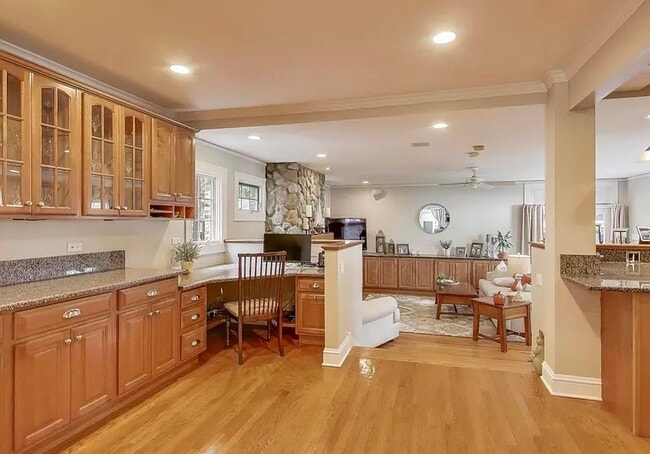 Building Photo - 10922 S Tripp Ave