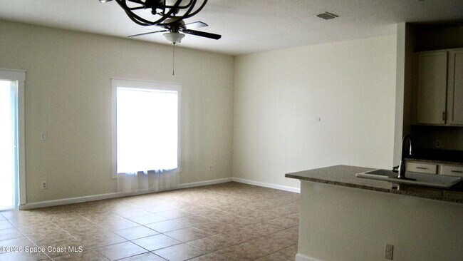 Photo - 2660 Revolution St