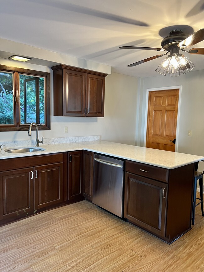 Photo - 27 W Main St Unit Upper