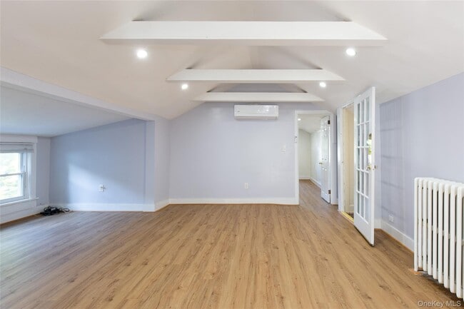 Building Photo - 440 Sixth Ave Unit 3