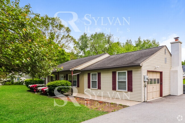 Building Photo - Beautifully updated 3 bedroom rancher! Rental