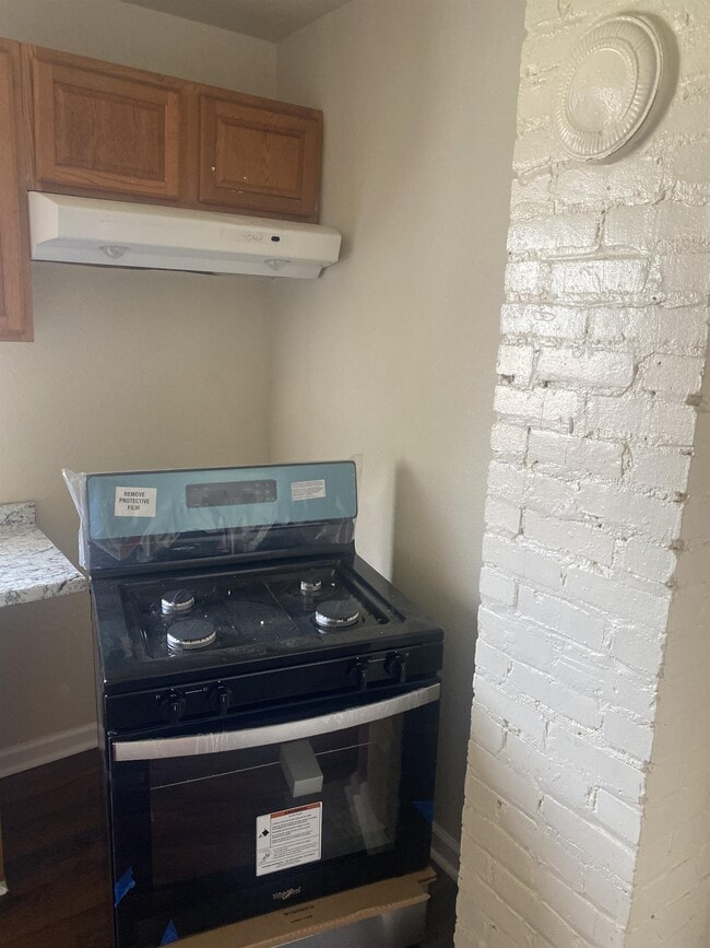 Photo - 520 Robinson Ave