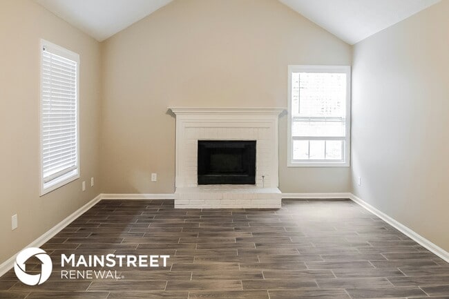 Photo - 395 Fox Trail Dr